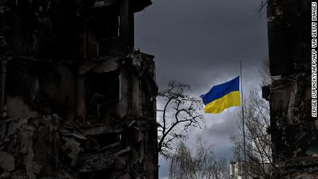 جنگ اوکراین نیز بر سر زبان در جریان است